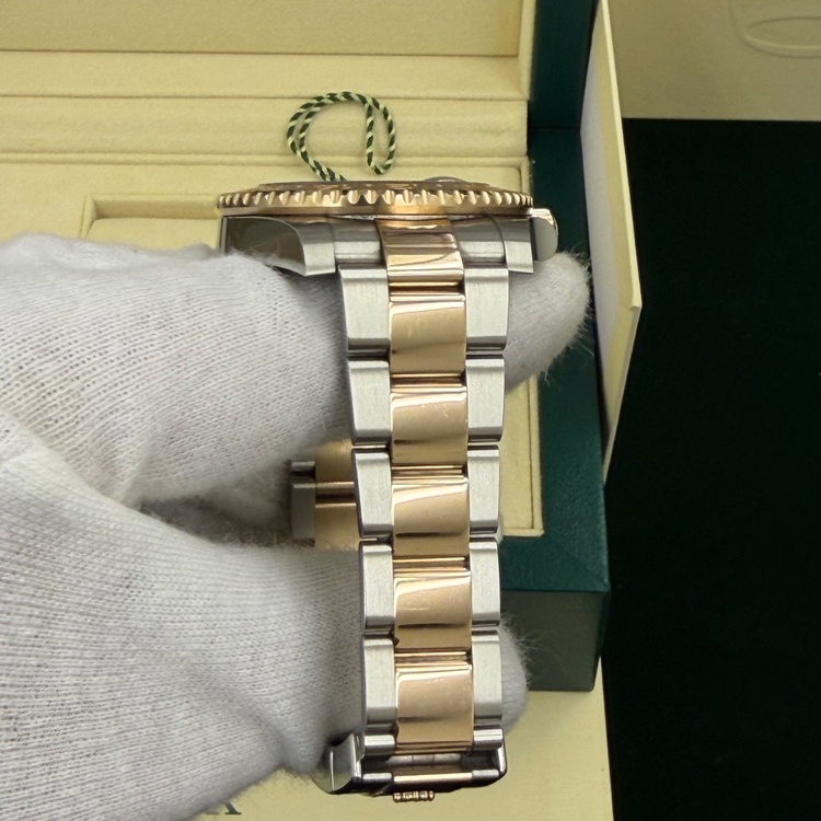 ROLEX GMTマスターⅡ 126711CHNR 2020 最新ギャラ　付属品完品（高級時計）の商品画像 - 査定依頼日：2026年8月26日 - 最高査定価格：2,950,000円