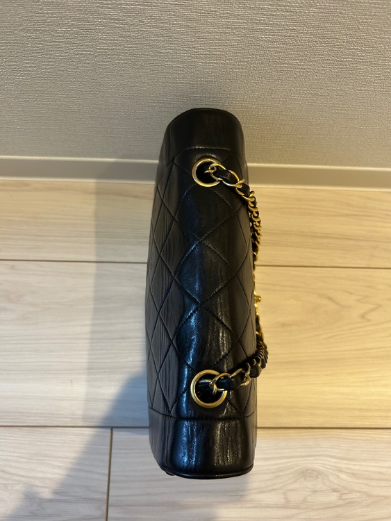 ダイアナフラップ22cm （ブランドバッグ）の商品画像 - 査定依頼日：2026年4月18日 - 最高査定価格：450,000円