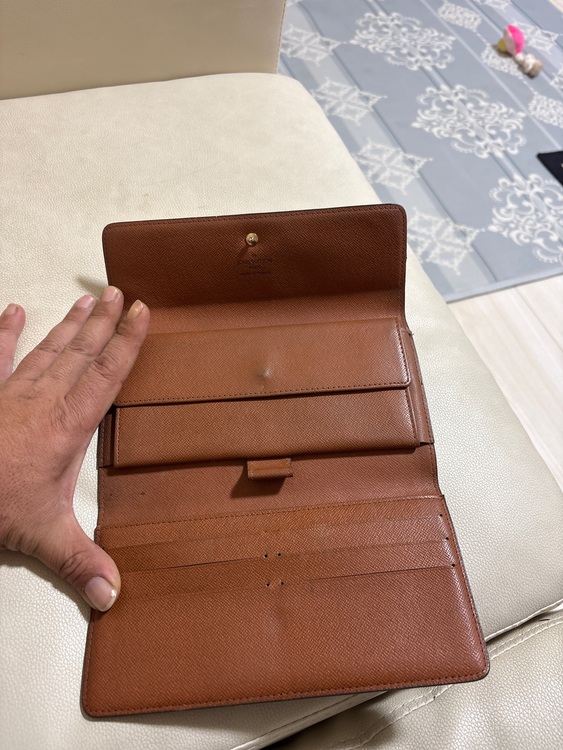 長財布（ブランド財布・小物）の商品画像 - 査定依頼日：2025年12月2日 - 最高査定価格：10,000円