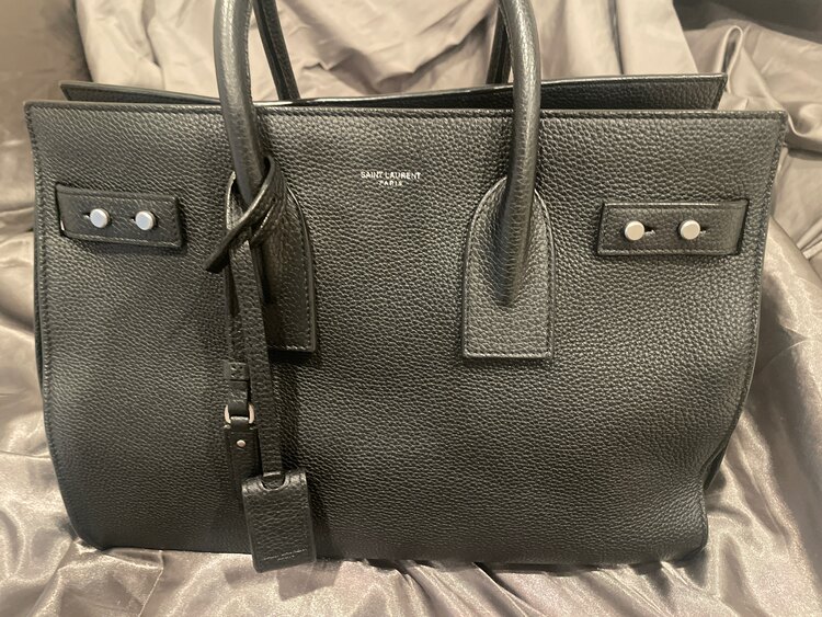 イブサンローラン  （ブランドバッグ）の商品画像 - 査定依頼日：2025年2月2日 - 最高査定価格：200,000円