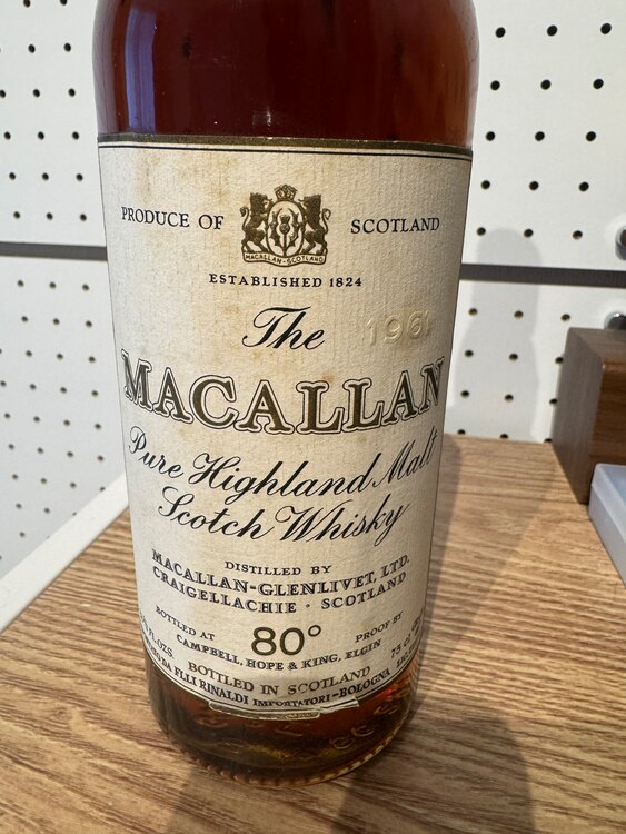 ウイスキー マッカラン （お酒）の商品画像 - 査定依頼日：2025年1月21日 - 最高査定価格：400,000円