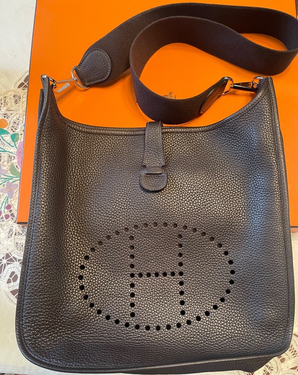 エブリン（ブランドバッグ）の商品画像 - 査定依頼日：2025年9月22日 - 最高査定価格：280,000円