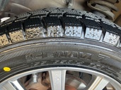 冬用タイヤとアルミホイール（カー用品）の商品画像 - 査定依頼日：2026年2月21日 - 最高査定価格：6,000円