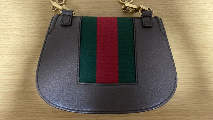 500756 CWGET 2594（ブランドバッグ）の商品画像 - 査定依頼日：2022年8月1日 - 最高査定価格：50,000円