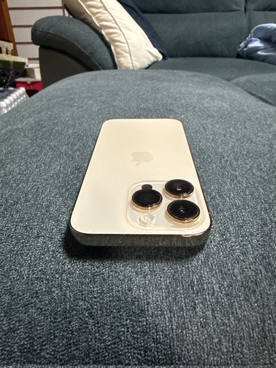 iPhone iPhone 14 Pro 128GB au（スマホ）の商品画像 - 査定依頼日：2026年7月29日 - 最高査定価格：61,000円