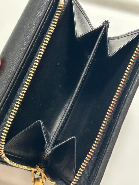 ミュウミュウ  （ブランドバッグ）の商品画像 - 査定依頼日：2026年4月12日 - 最高査定価格：30,000円