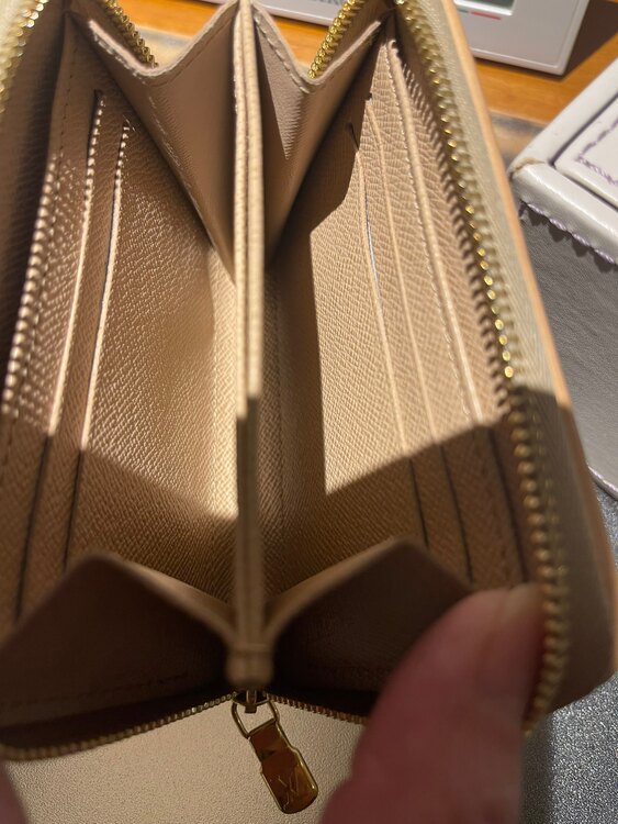 ルイヴィトン ジッピー・コインパース 小銭（ブランド財布・小物）の商品画像 - 査定依頼日：2025年1月16日 - 最高査定価格：28,000円