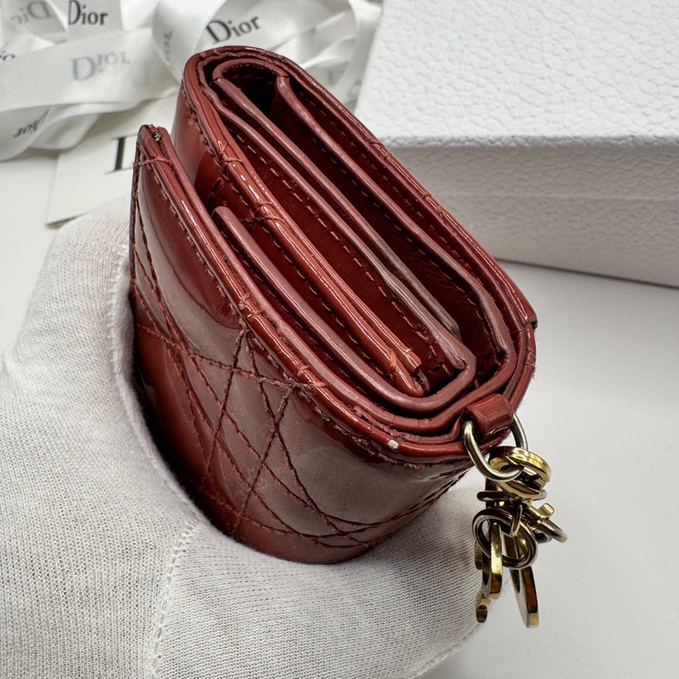 Dior Lady Wallet ピンク（ブランド財布・小物）の商品画像 - 査定依頼日：2025年6月28日 - 最高査定価格：20,000円