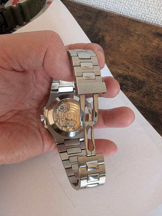 パテックフィリップ アニュアルカレンダー （高級時計）の商品画像 - 査定依頼日：2026年2月4日 - 最高査定価格：13,000,000円