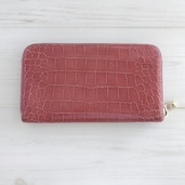 miumiu クロコ型押し 長財布 ピンク（ブランド財布・小物）の商品画像 - 査定依頼日：2021年10月4日 - 最高査定価格：2,000円
