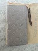 ジッパーウォレット（ブランド財布・小物）の商品画像 - 査定依頼日：2024年10月15日 - 最高査定価格：80,000円