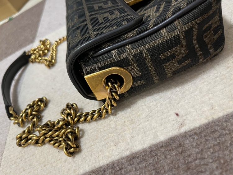 ショルターバッグ（ブランドバッグ）の商品画像 - 査定依頼日：2026年4月5日 - 最高査定価格：140,000円