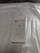 iPhone8　64G　（スマホ）の商品画像 - 査定依頼日：2022年3月22日 - 最高査定価格：17,500円