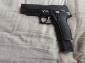 SIG SAUER P226 E²（エアガン・ミリタリー用品）の商品画像 - 査定依頼日：2026年5月12日 - 最高査定価格：4,000円