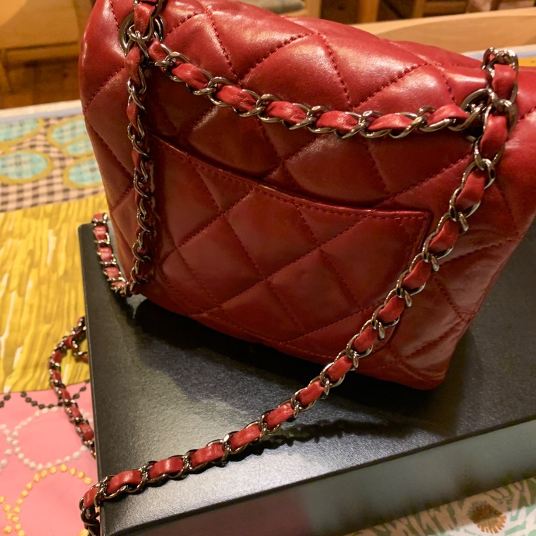 シャネルマトラッセ シルバーチェーン　ラムスキン（ブランドバッグ）の商品画像 - 査定依頼日：2026年2月5日 - 最高査定価格：400,000円