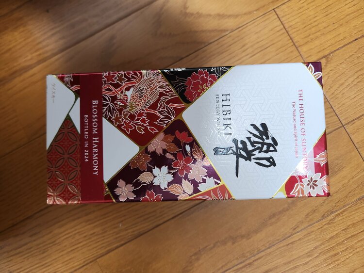 ウイスキー サントリー響 （お酒）の商品画像 - 査定依頼日：2026年3月22日 - 最高査定価格：17,000円