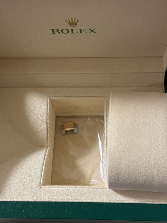 ロレックス デイトナ 116503n（高級時計）の商品画像 - 査定依頼日：2025年1月27日 - 最高査定価格：3,900,000円