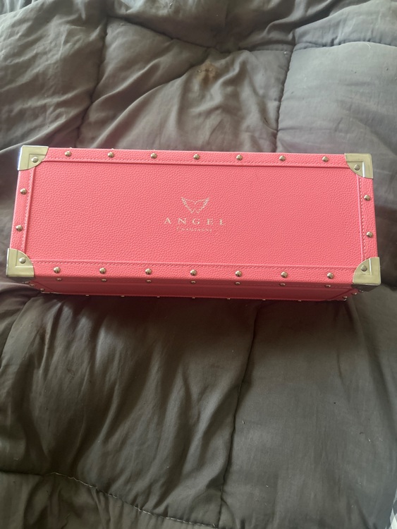 アルマンドエンジェル化粧箱（お酒）の商品画像 - 査定依頼日：2025年9月28日 - 最高査定価格：100,000円