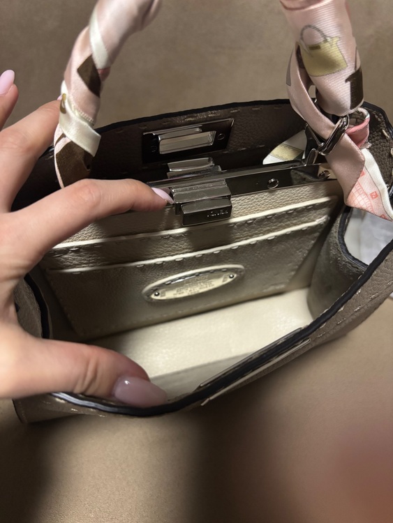 フェンディ  （ブランドバッグ）の商品画像 - 査定依頼日：2025年11月19日 - 最高査定価格：250,000円