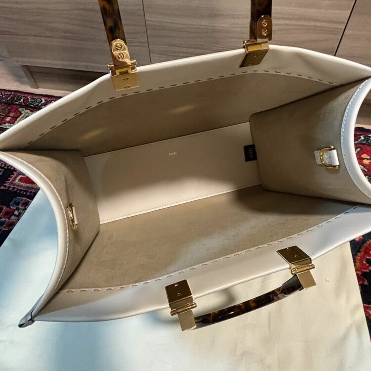 フェンディ  （ブランドバッグ）の商品画像 - 査定依頼日：2025年9月23日 - 最高査定価格：150,000円