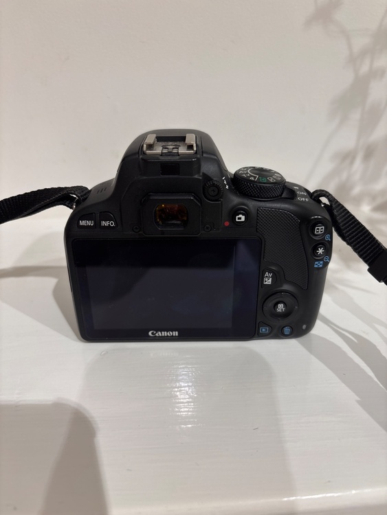 EOS kiss X7（カメラ）の商品画像 - 査定依頼日：2026年4月10日 - 最高査定価格：18,000円