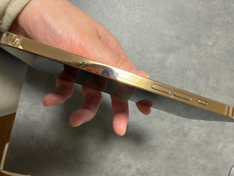 i Phone13promax（スマホ）の商品画像 - 査定依頼日：2026年2月13日 - 最高査定価格：59,000円