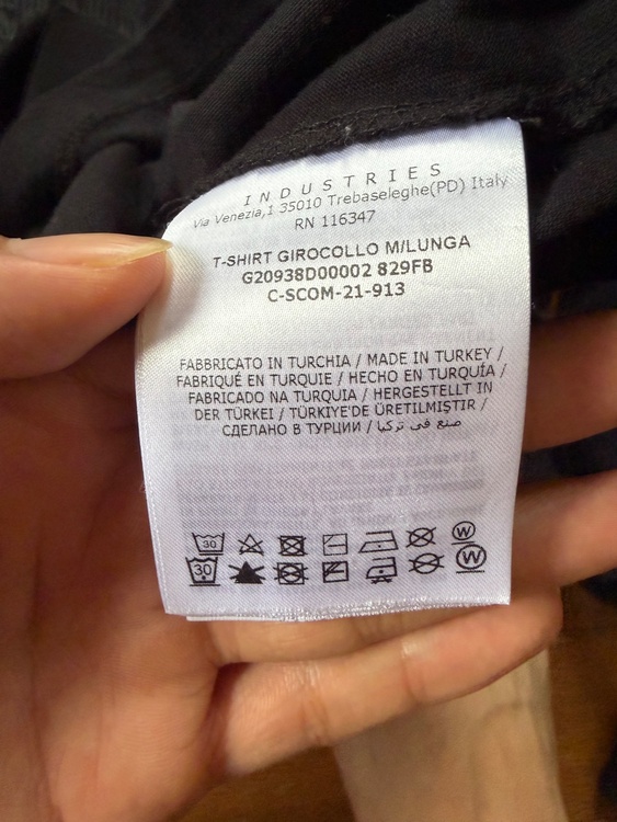 MONCLER クルーネック長袖Ｔシャツ（古着・ファッション）の商品画像 - 査定依頼日：2026年9月6日 - 最高査定価格：8,000円