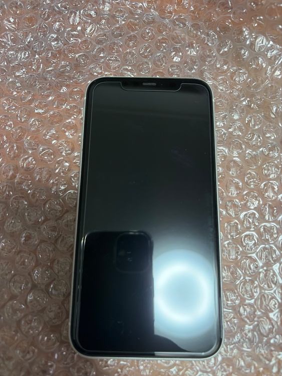 iPhone11 128GB Softbank（スマホ）の商品画像 - 査定依頼日：2026年3月28日 - 最高査定価格：19,000円