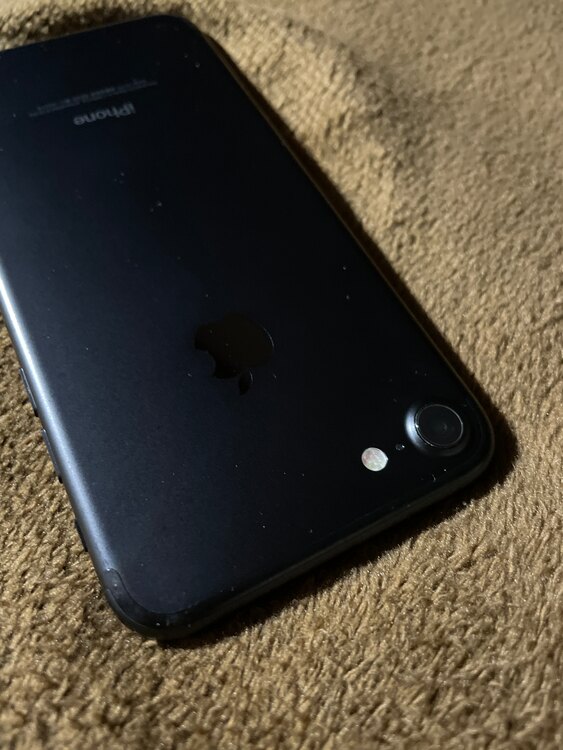 iPhone7 128GB Softbank（スマホ）の商品画像 - 査定依頼日：2025年2月6日 - 最高査定価格：5,000円