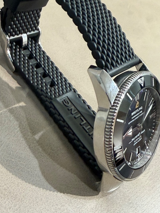 ブライトリング スーパーオーシャン AB2020（高級時計）の商品画像 - 査定依頼日：2026年4月1日 - 最高査定価格：380,000円