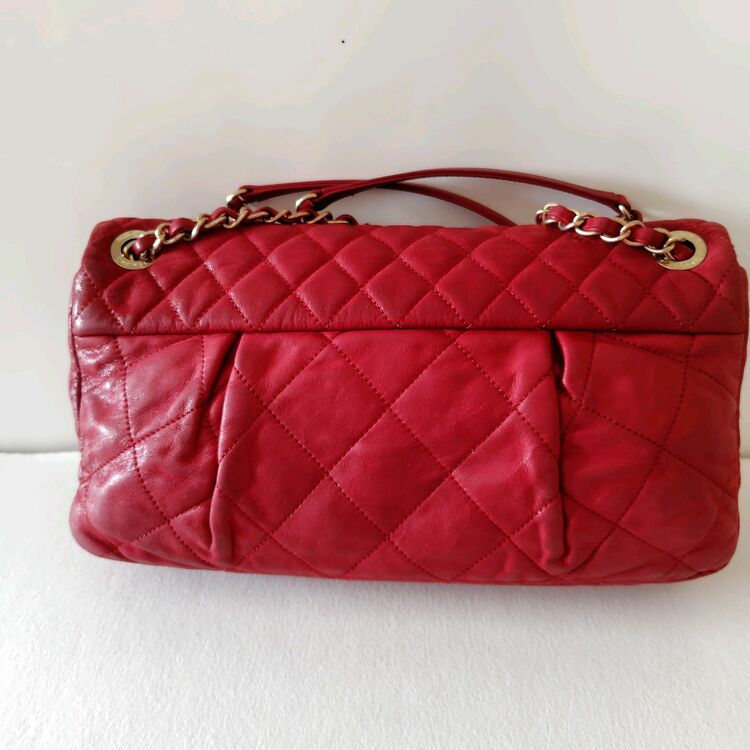 マトラッセ　ショルダーバッグ　スパークルレザー（ブランドバッグ）の商品画像 - 査定依頼日：2025年9月14日 - 最高査定価格：200,000円