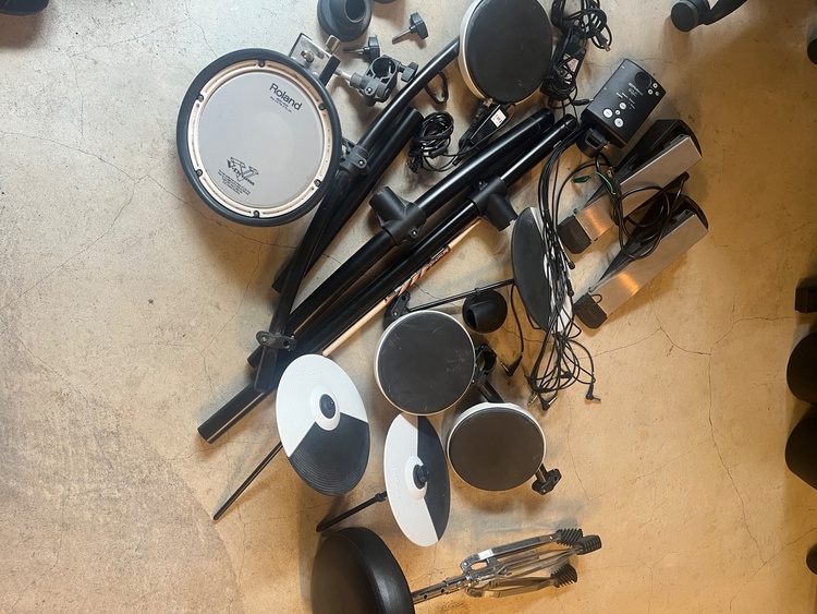 TD-1KV Roland（ピアノ・楽器・PA機材）の商品画像 - 査定依頼日：2026年9月5日 - 最高査定価格：4,000円