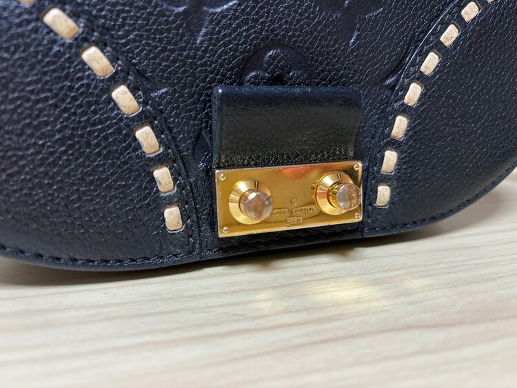 アンプラント　ジュノ（ブランドバッグ）の商品画像 - 査定依頼日：2025年3月31日 - 最高査定価格：180,000円