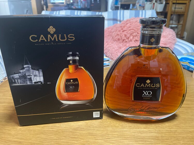 CAMUS XO 1litre（お酒）の商品画像 - 査定依頼日：2025年1月26日 - 最高査定価格：9,500円