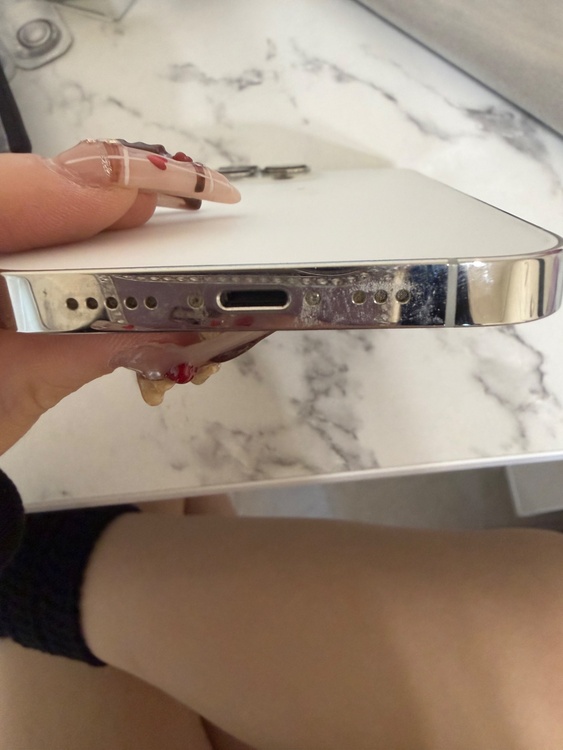 iPhone 13 Pro 256GB docomo（スマホ）の商品画像 - 査定依頼日：2026年2月23日 - 最高査定価格：41,000円