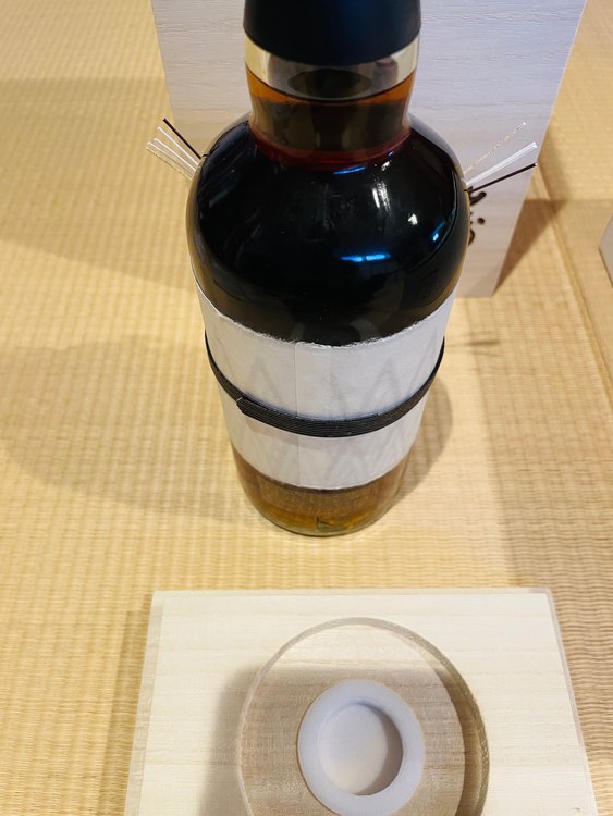 山崎25年リミテッドエディション（お酒）の商品画像 - 査定依頼日：2022年8月16日 - 最高査定価格：1,450,000円