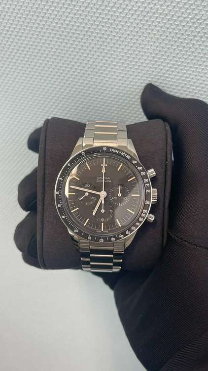 オメガ スピードマスター 311.30.40.30.01.001（高級時計）の商品画像 - 査定依頼日：2025年5月7日 - 最高査定価格：2,150,000円