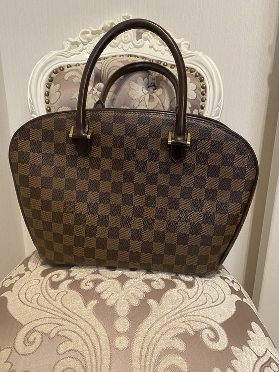 LOUIS VUITTON サリア・オリゾンタル ハンドバッグ ダミエ・エベヌ （ブランドバッグ）の商品画像 - 査定依頼日：2022年6月7日 - 最高査定価格：70,000円