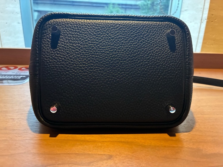 ピコタンロックPMトリヨンクレマンス  ノワール  K刻印（ブランドバッグ）の商品画像 - 査定依頼日：2026年4月17日 - 最高査定価格：750,000円