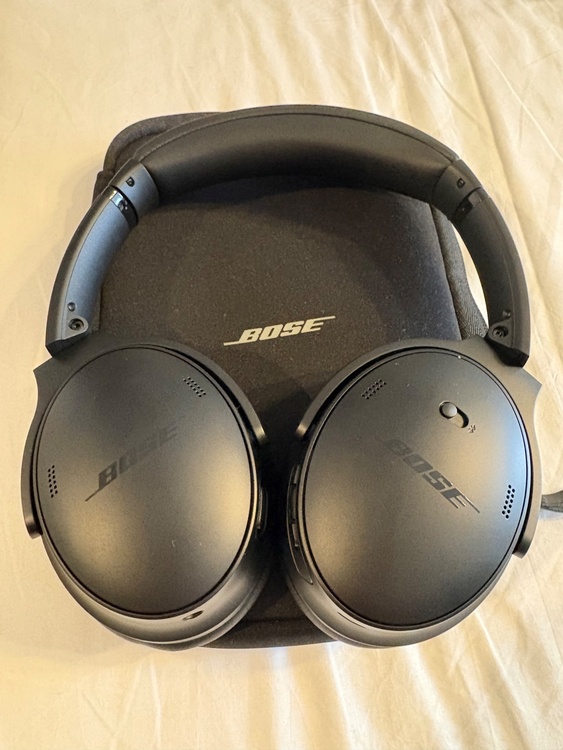 QuietComfort 45 headphones（オーディオ・スピーカー）の商品画像 - 査定依頼日：2026年3月29日 - 最高査定価格：6,100円