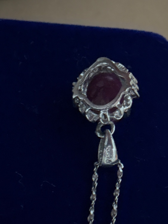 スタールビーのk18ネックレス（宝石）の商品画像 - 査定依頼日：2026年1月31日 - 最高査定価格：300,000円