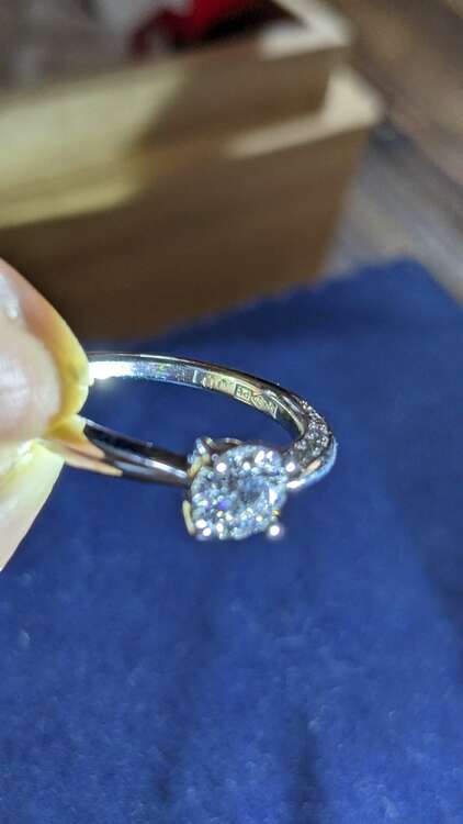 ダイヤ指輪（宝石）の商品画像 - 査定依頼日：2024年1月11日 - 最高査定価格：100,000円
