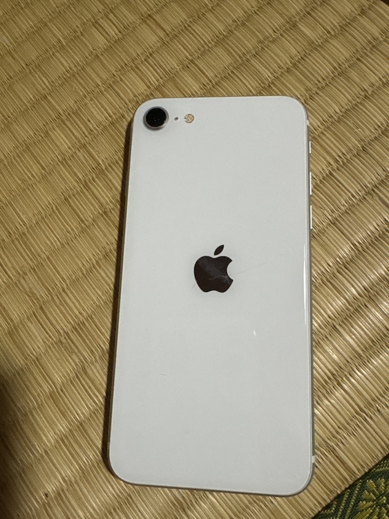 iPhone SE (第 2 世代) 64GB docomo（スマホ）の商品画像 - 査定依頼日：2026年3月27日 - 最高査定価格：13,000円