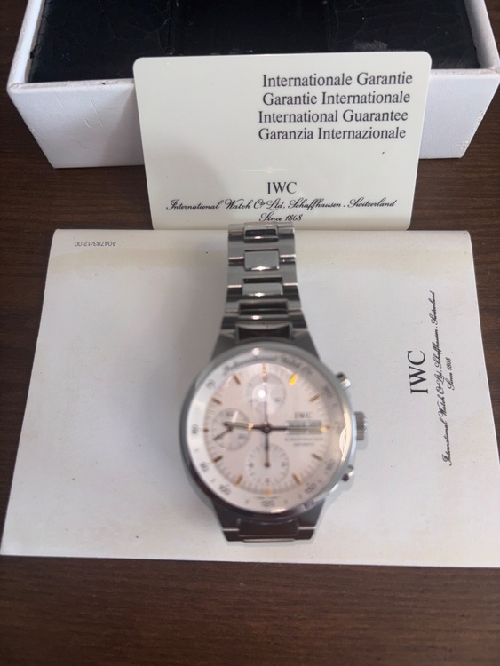 IWC アイダブリューシー IWC GSTクロノグラフ 39mm IW37071（高級時計）の商品画像 - 査定依頼日：2025年9月8日 - 最高査定価格：350,000円