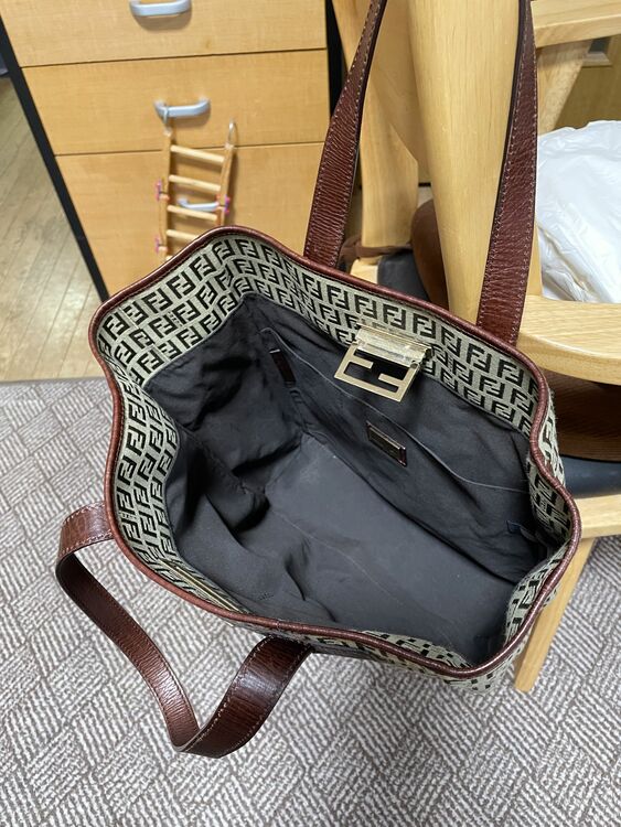 フェンディ  （ブランドバッグ）の商品画像 - 査定依頼日：2025年6月20日 - 最高査定価格：30,000円