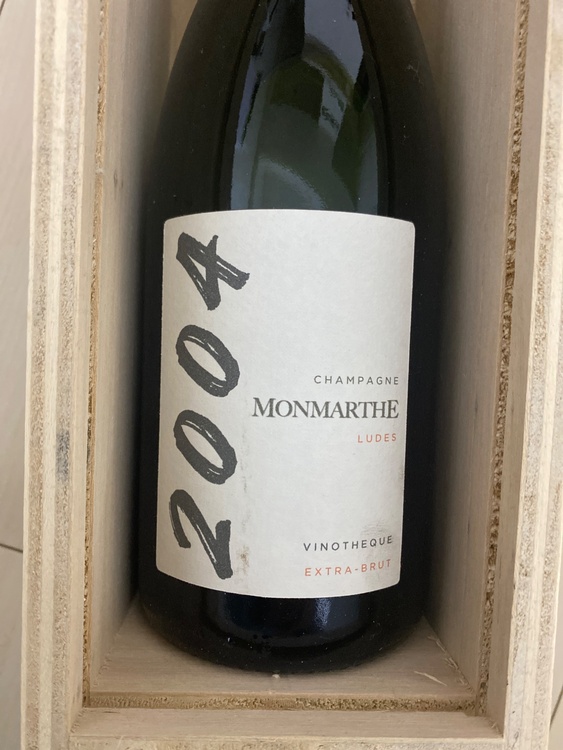 シャンパン シャンパン(その他) （お酒）の商品画像 - 査定依頼日：2026年3月30日 - 最高査定価格：3,500円