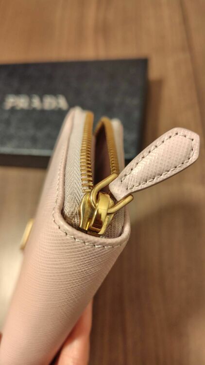 プラダ（ブランド財布・小物）の商品画像 - 査定依頼日：2025年8月29日 - 最高査定価格：10,000円