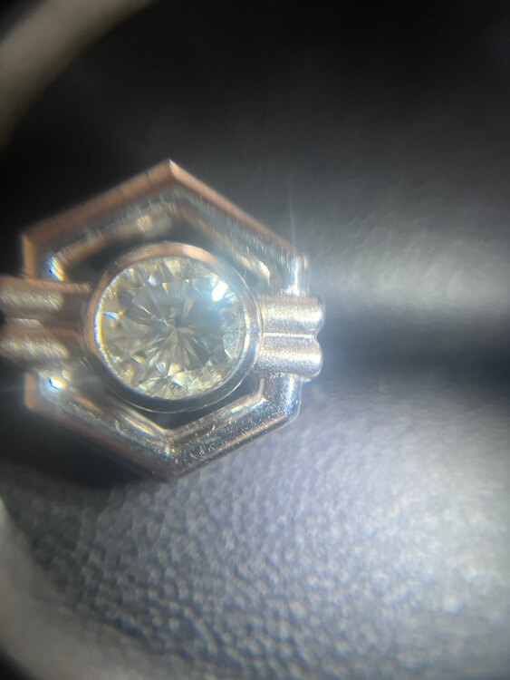 タイピン　pt900 ダイヤ1.554ct（宝石）の商品画像 - 査定依頼日：2025年4月11日 - 最高査定価格：240,000円