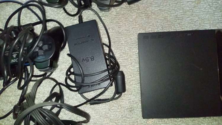 プレイステーション2 scph-70000（ゲーム機本体・ゲームソフト）の商品画像 - 査定依頼日：2023年8月25日 - 最高査定価格：2,000円