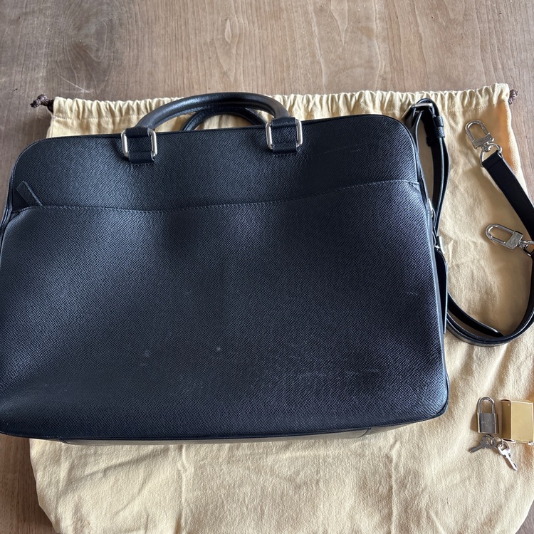 オーバーナイト（ブランドバッグ）の商品画像 - 査定依頼日：2025年7月1日 - 最高査定価格：80,000円